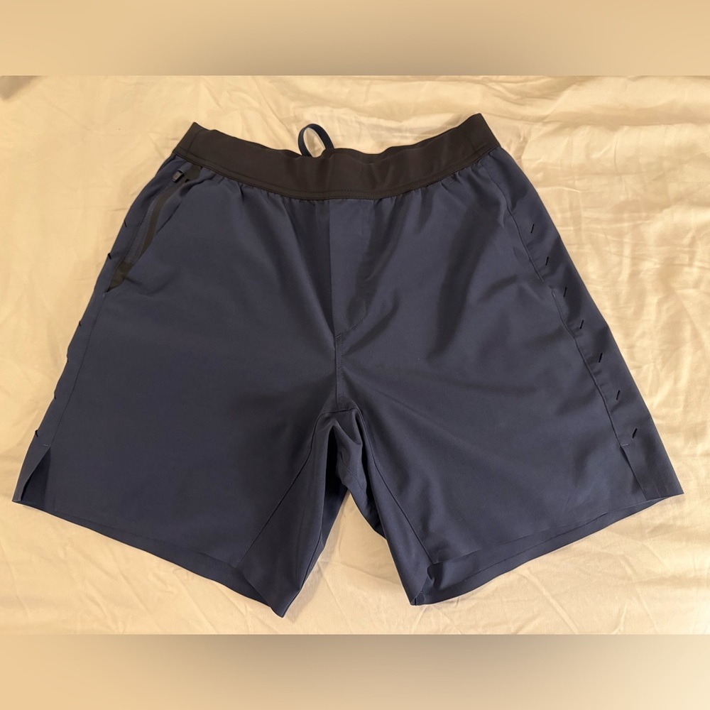 The Interval Ten Thousand Short Brand medium men’s